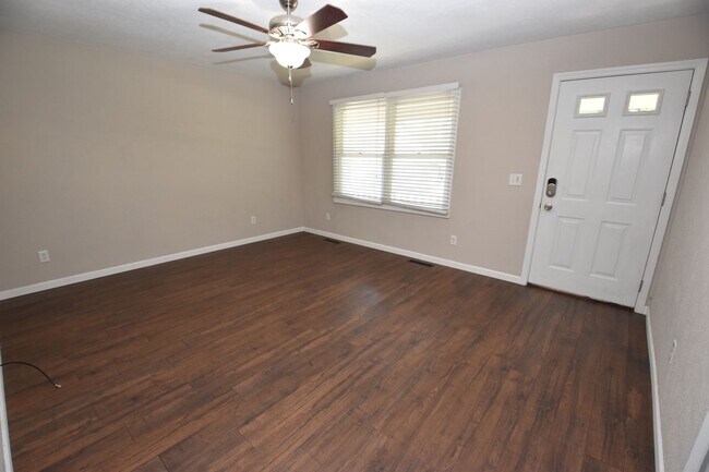 Building Photo - 4 bedroom 2 bath South Bend IN home for rent