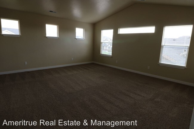 Building Photo - 775 S Willow Park Dr