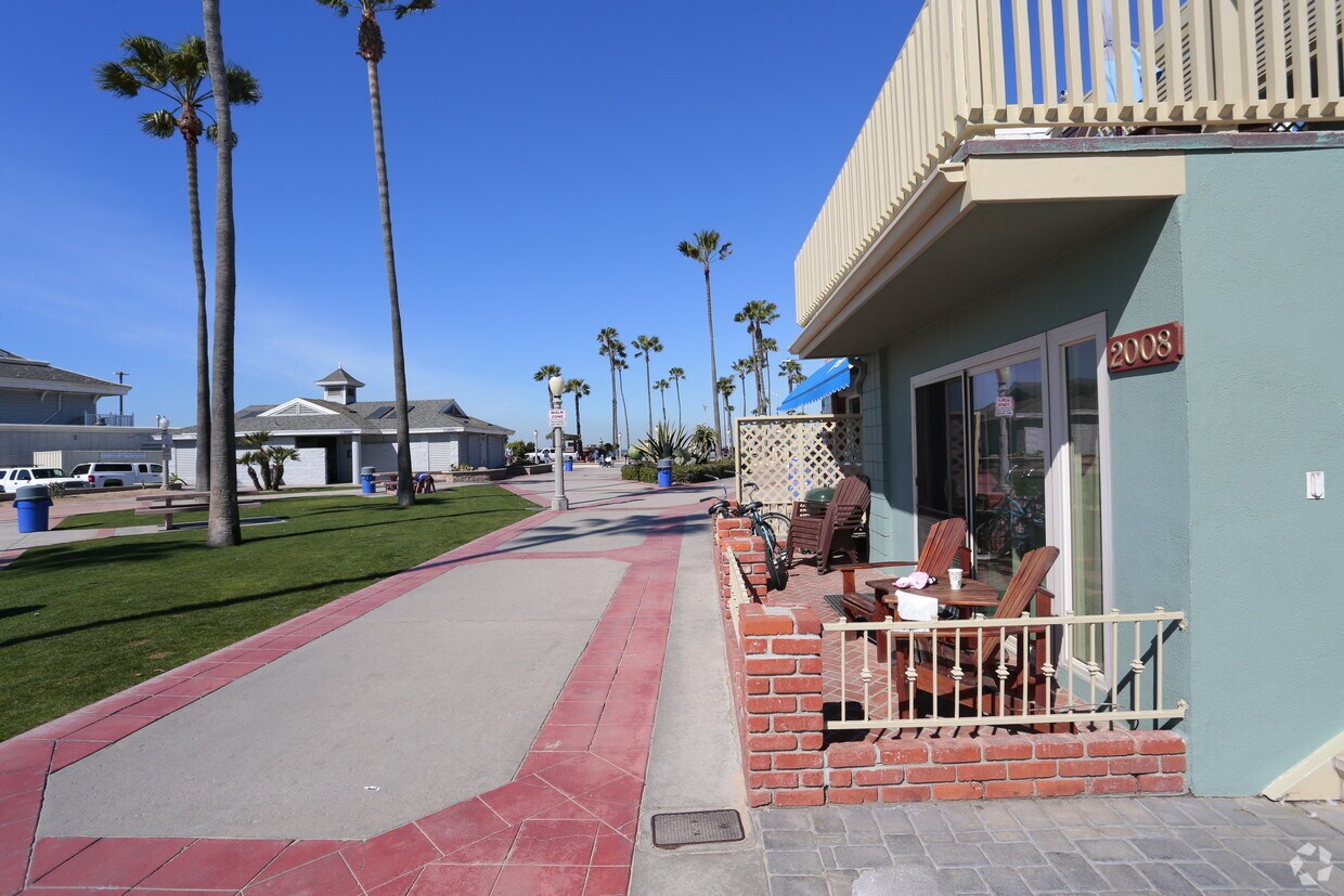 Building Photo - 2008 W Oceanfront