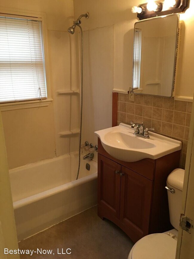 Building Photo - 2 br, 1 bath House - 2928 SW 25th Street