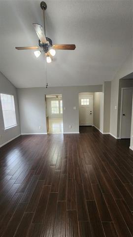 Foto del edificio - 309 Sage Ln