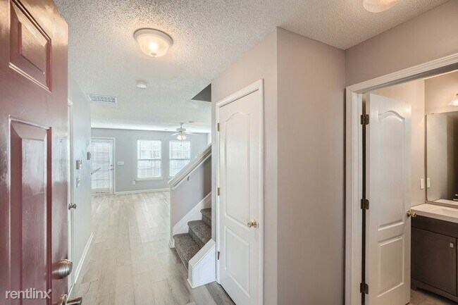 Building Photo - 2 br, 2.5 bath House - 146 Darby's Crossin...