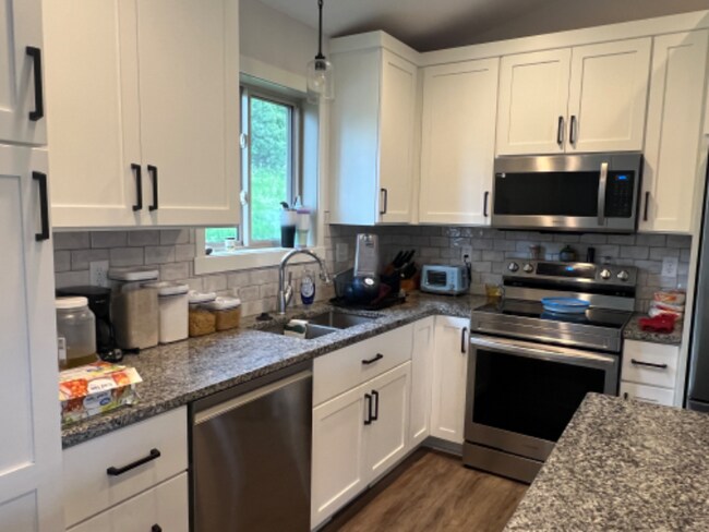 Building Photo - 2299 Hadley Hills Dr NE