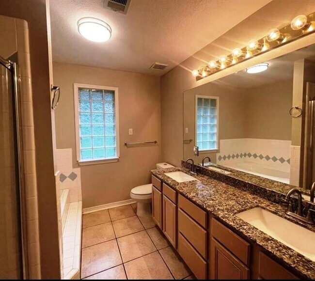 Foto del edificio - 6107 Springhaven Dr