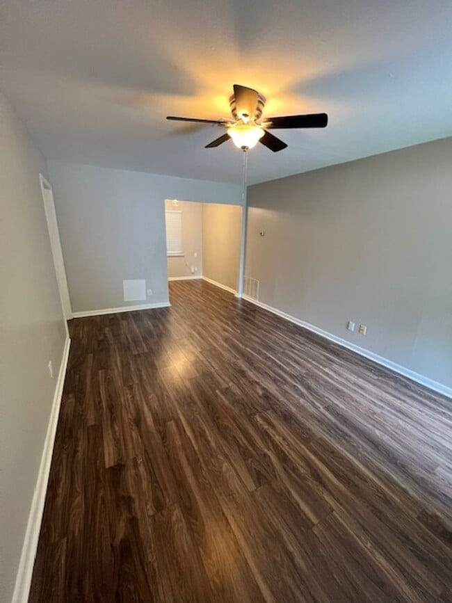 Building Photo - Nice One Story Home in Sherry Dale