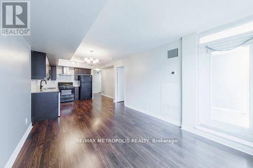 Photo du bâtiment - 190 Borough Dr