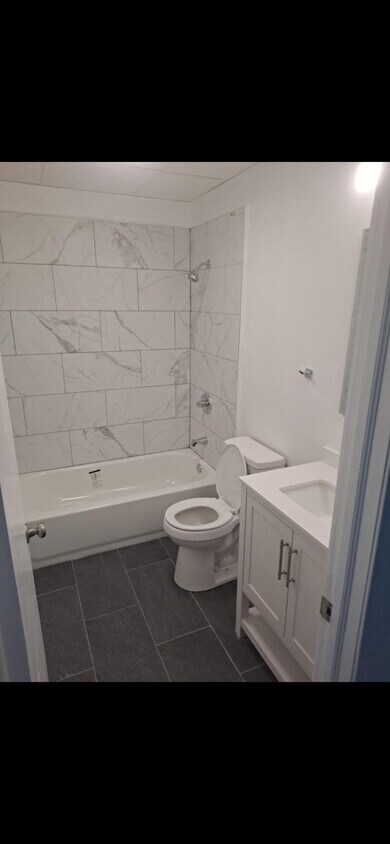 Bath - 1001 Spring St