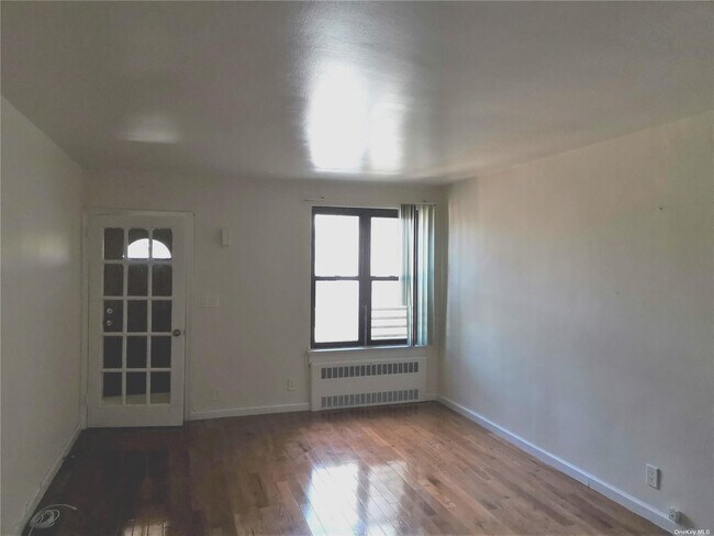 Foto del edificio - 108-17-108-63 63rd Rd