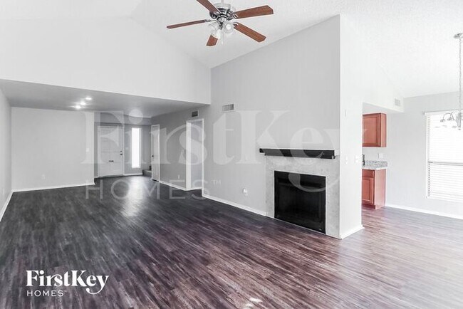 Foto del edificio - 19229 N 6th St