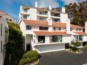 Building Photo - 903 Vallecito Dr