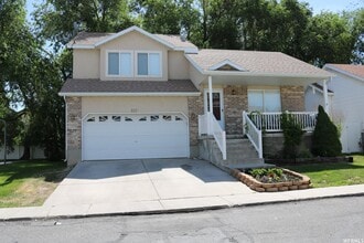 Building Photo - 3217 Ivy Park Dr