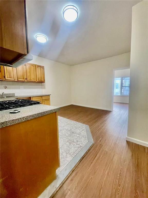 Foto del edificio - 1643 Bath Ave