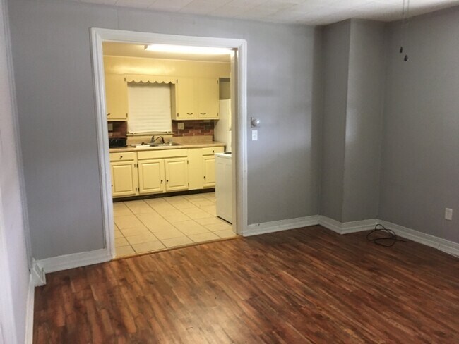 Foto del edificio - 14 S East St