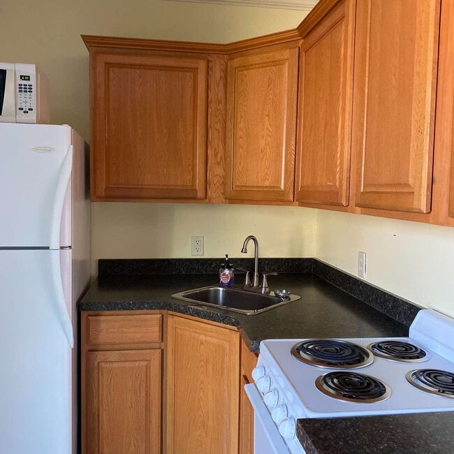 Building Photo - 217 W Washington St