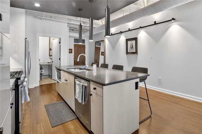 Foto del edificio - 805 Peachtree St NE
