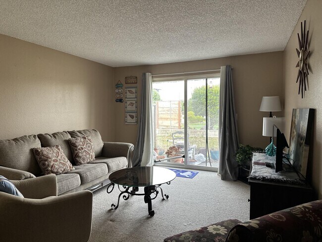 Foto del edificio - 766 Ocean Ct NW