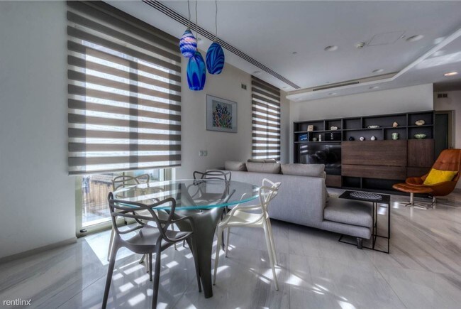 Foto del edificio - 850 W Grand Ave