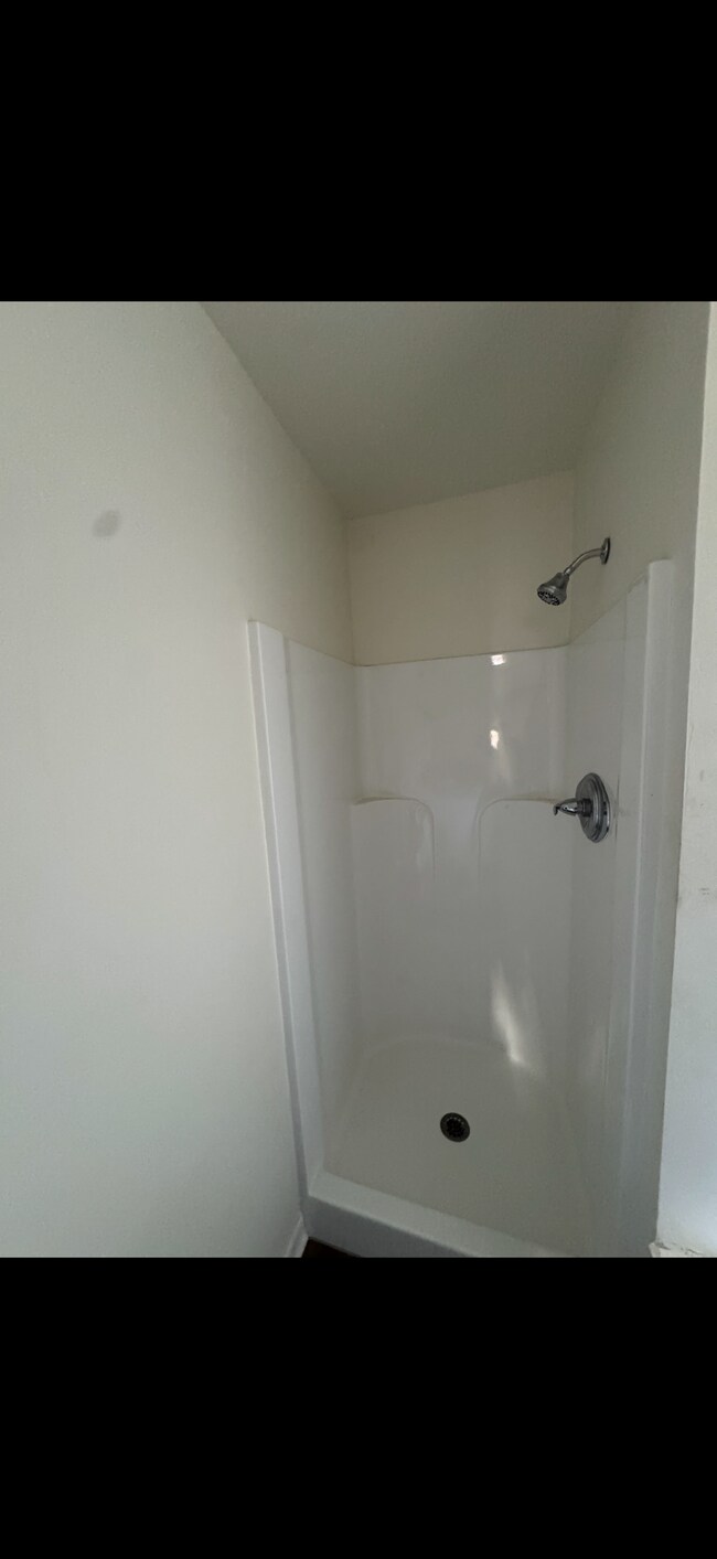 Building Photo - 477 Bodnick St