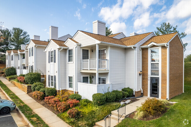 Building Photo - The Villas At Countryside