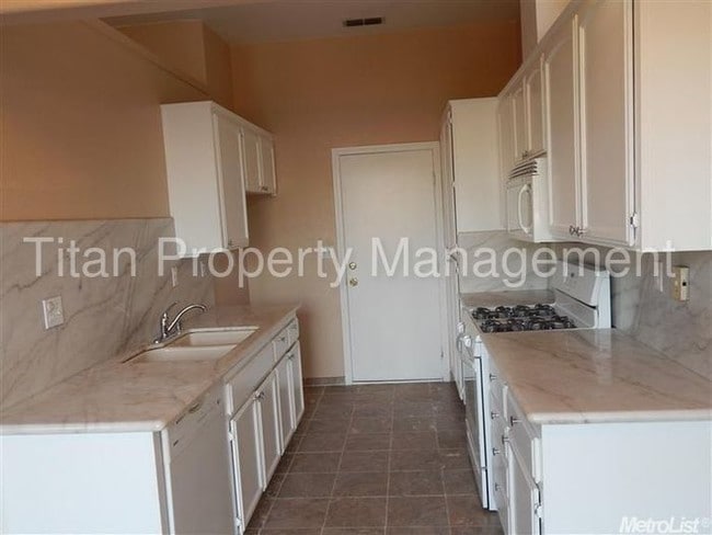 Building Photo - 8553 Charente Way