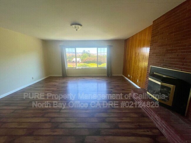 Building Photo - 82 Valley View Drive