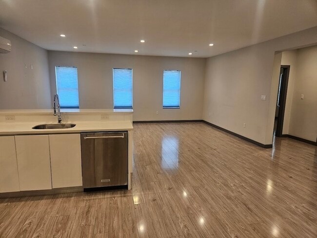 Building Photo - 145 Newbury Ave