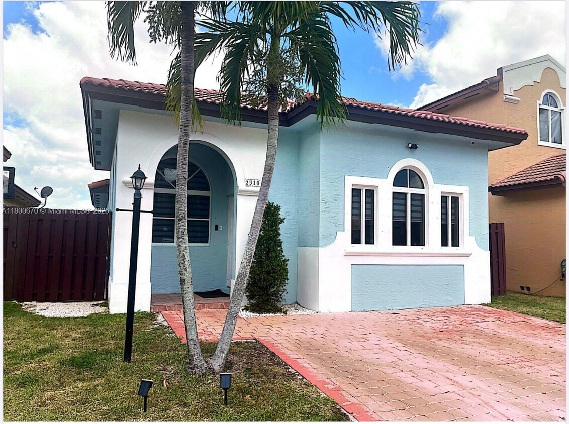 Foto principal - 2510 NE 41st Ave