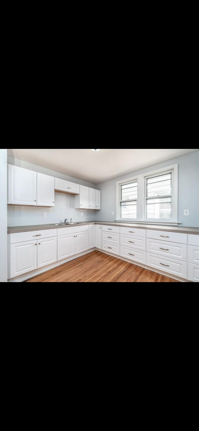 Building Photo - 316 Nassau Ave