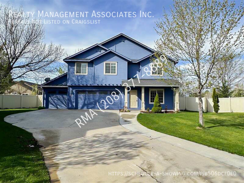 Primary Photo - Spacious 4 Bedroom House in East Meridian