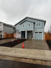 Building Photo - 1333-1335 Oppek St NE