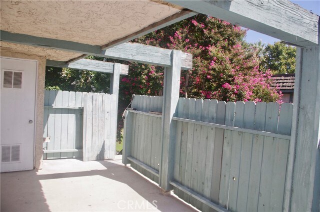 Building Photo - 2530 Gonzaga Ln