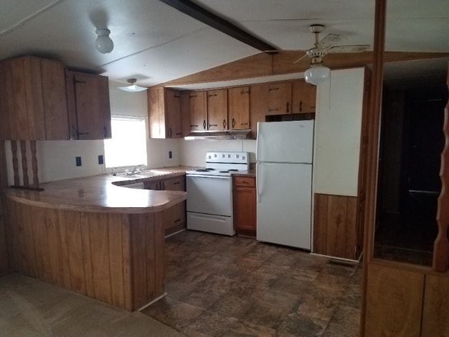 Building Photo - 413 Miller St