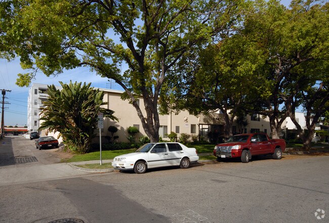 Primary Photo - 3851 Keystone Ave