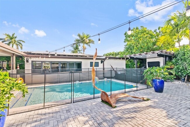 Foto del edificio - 830 SW 93rd Ave