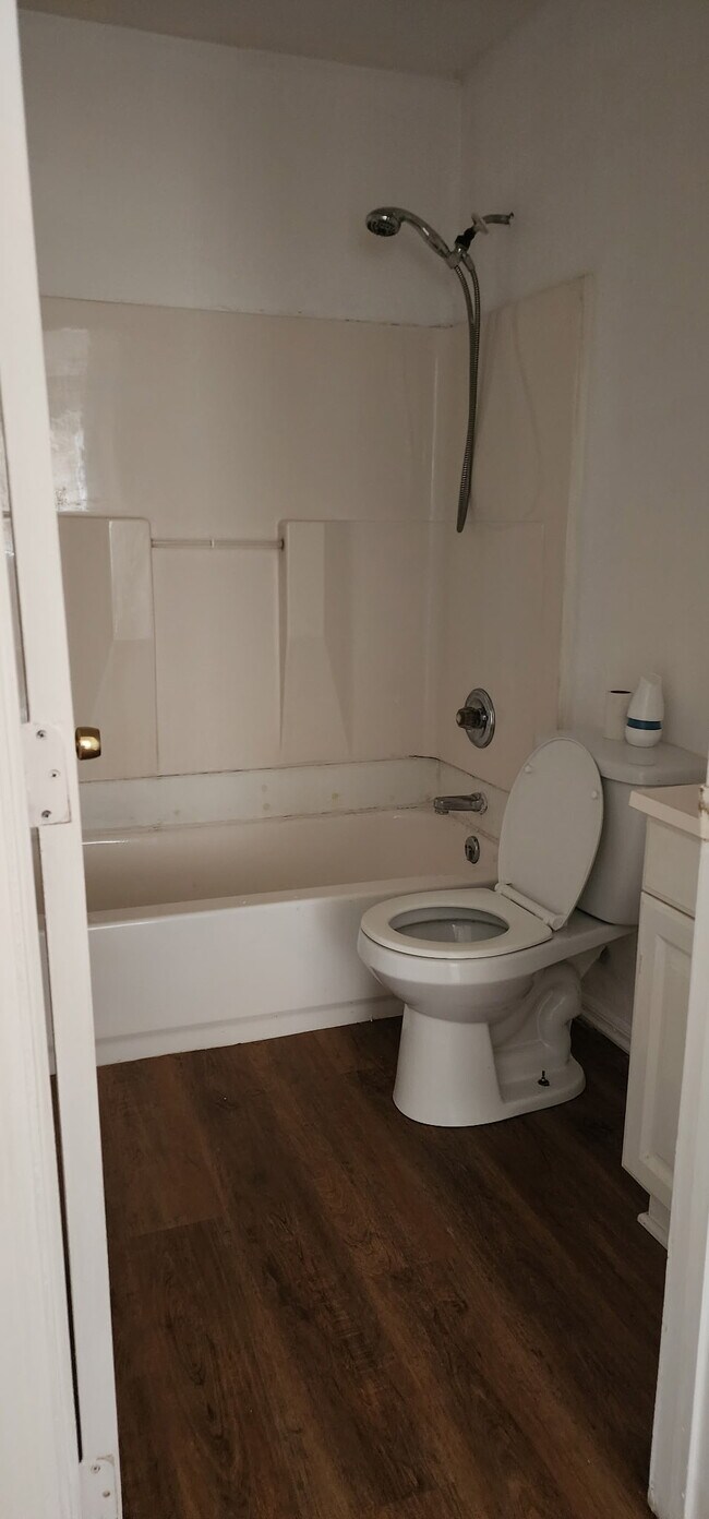 Building Photo - 1748 22nd Ave N