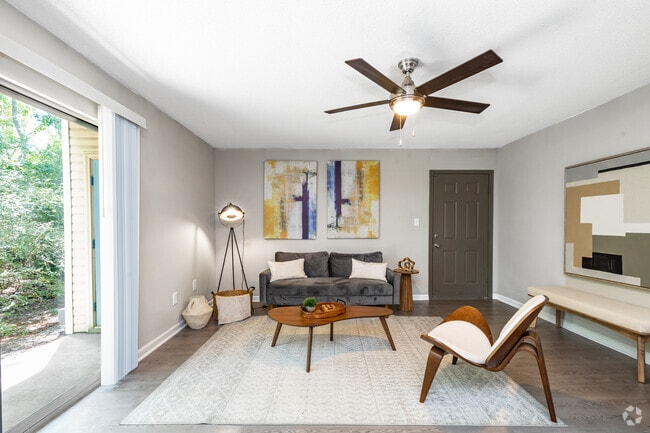 Interior Photo - Crystal Lake