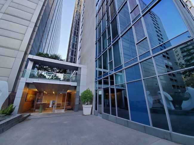 Building Photo - 631 Folsom St