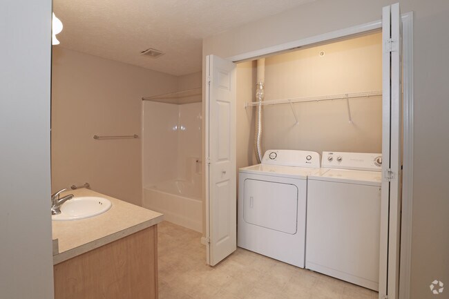 2HAB, 1BA - 1070 ft² - Pebblebrook