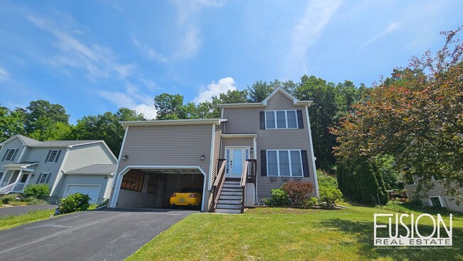 FREE July Rent for this Quiet, Four Bedroo... - FREE July Rent for this Quiet, Four Bedroo... House