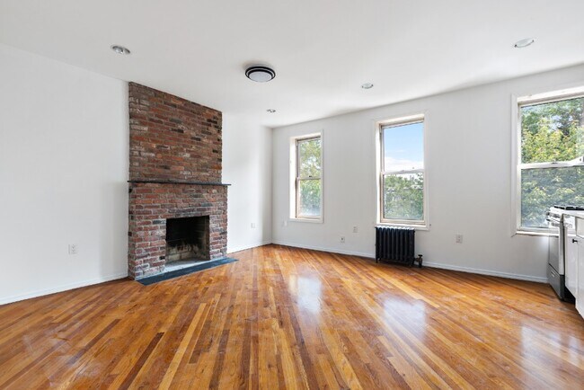 Foto del edificio - LARGE 2 BEDROOM WASHER DRYER EXPOSED BRICK