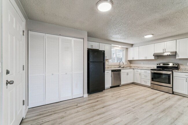 Building Photo - 2107 Airport Ave