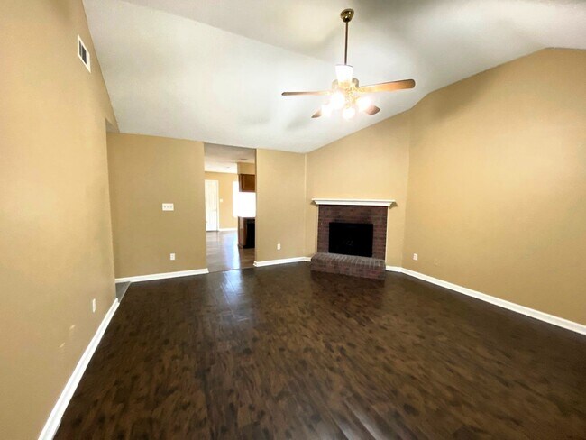 Building Photo - 4215 Elysian Dr
