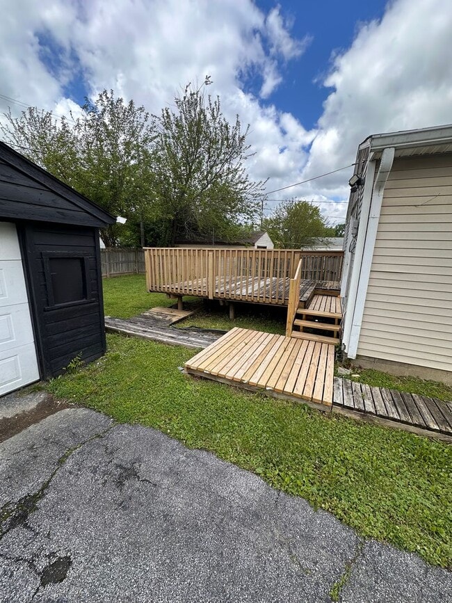 Building Photo - 4 bed 2 full bath home located in very desirable Irvington.