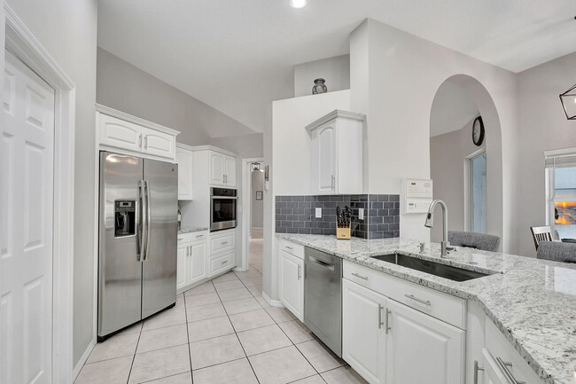 Building Photo - 11723 Water Bend Ct