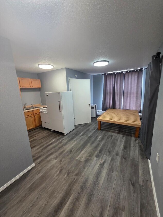 Foto principal - 311 E Thayer Ave