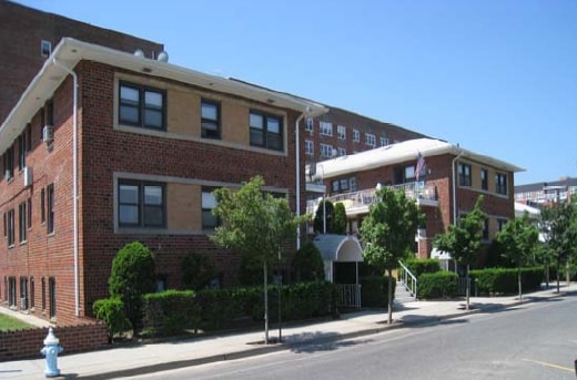 Primary Photo - 470 E Broadway