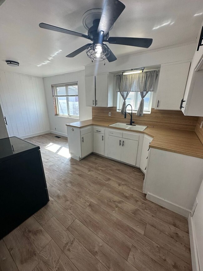 Building Photo - 2 Weeks Rent Free! 2 Bed 2 Bath Home for R...