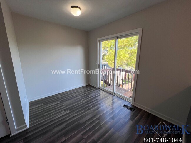 Building Photo - Incredible Home in WVC