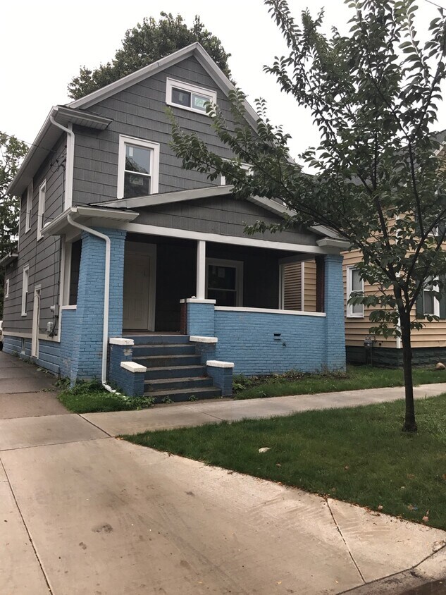 146 National Ave NW, Grand Rapids, MI 49504 House Rental in Grand