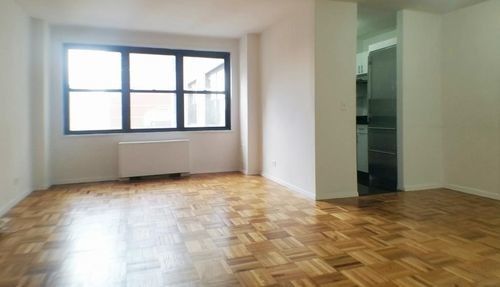 Primary Photo - 116 5th Ave